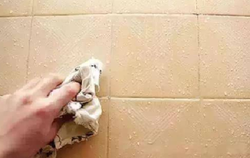卫生间瓷砖怎么清理干净