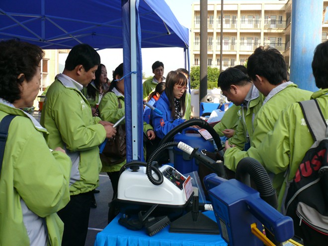 2012年12月6日慧聪网牽手考察团到访我司的活动花絮