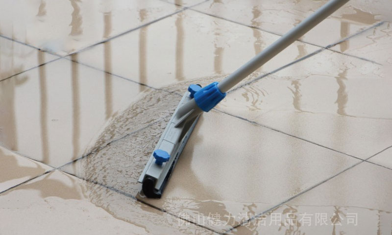 拖把种类多，选择什么类型的拖把最好用？